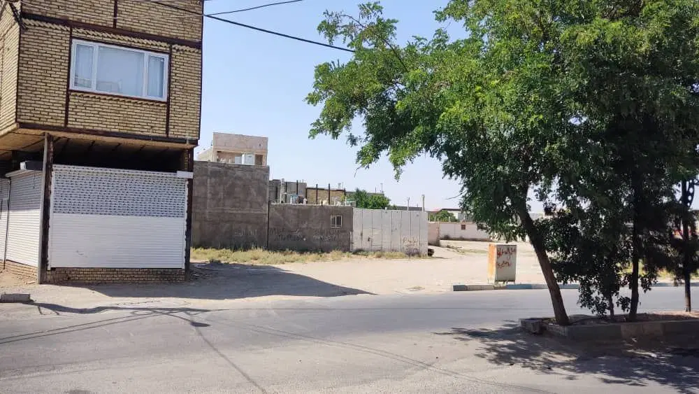 زمین فروشی