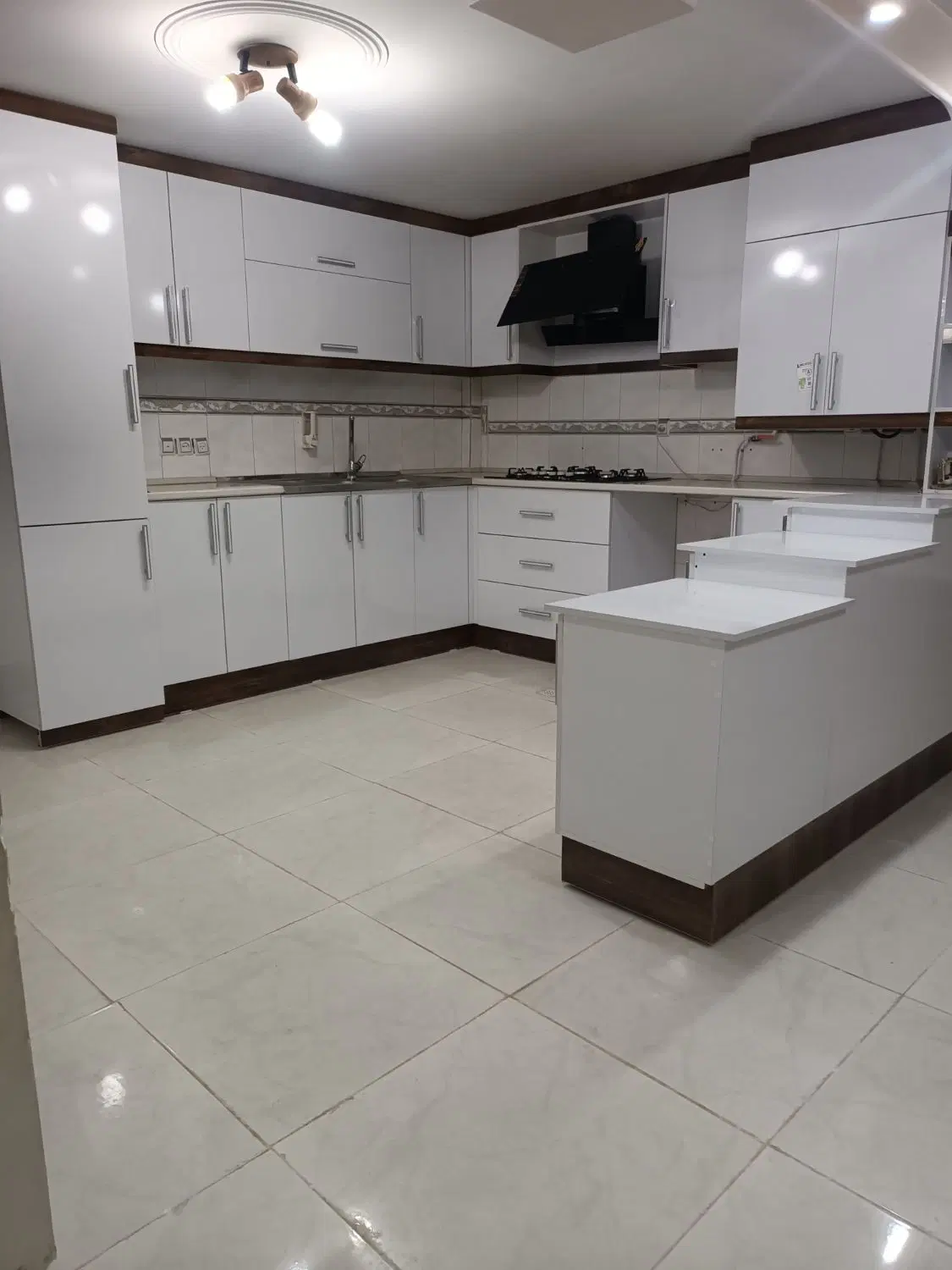 آپارتمان اجاره ای 100 متری طبقه همکف
