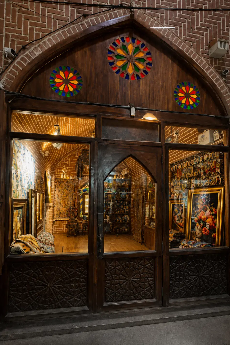 مغازه در بازار سرپوشیده تبریز