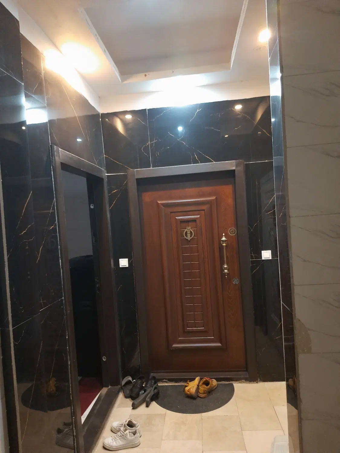 واحد 59 متری با انباری