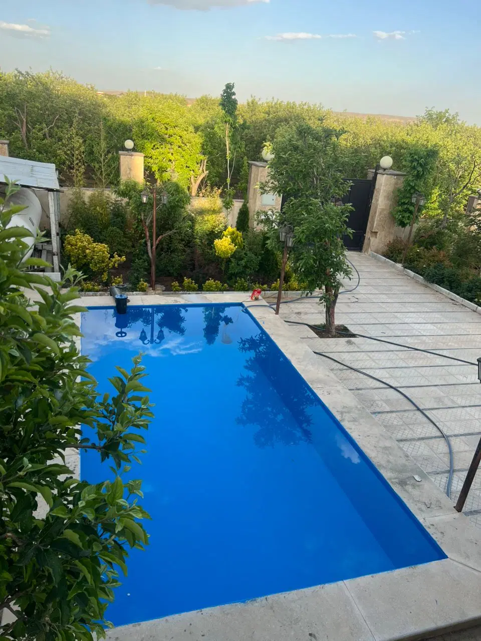 یک دستگاه باغ ویلا به متراژ ۱۰۰۰