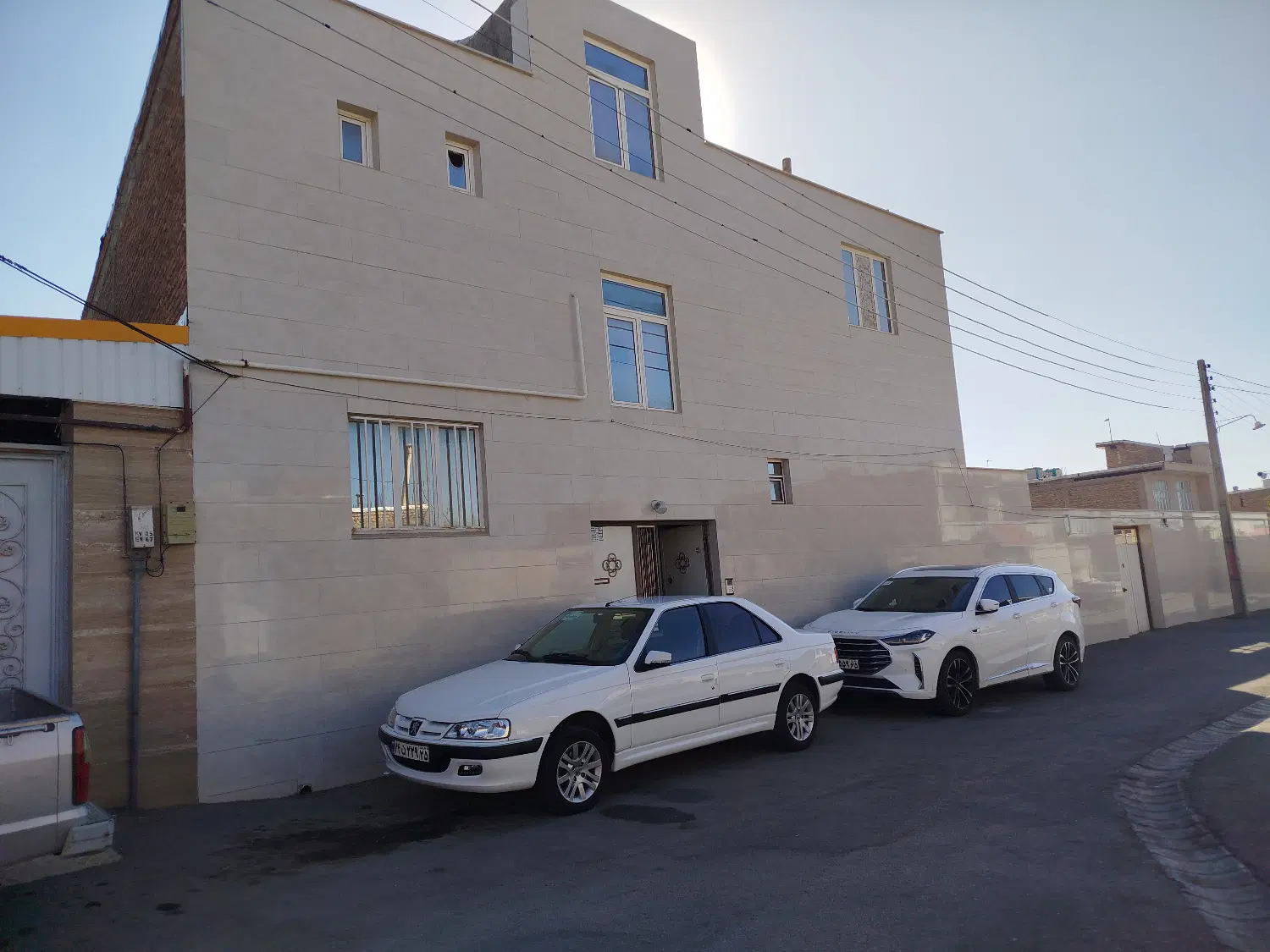 خانه دو طبقه ویلایی