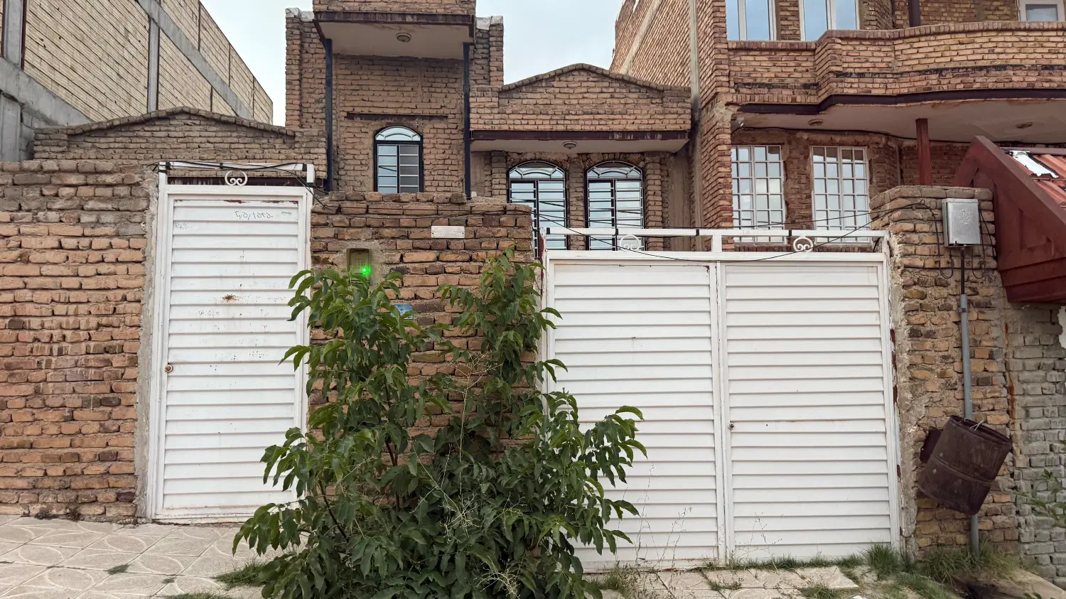 ۲۰۰ متر ساختمان