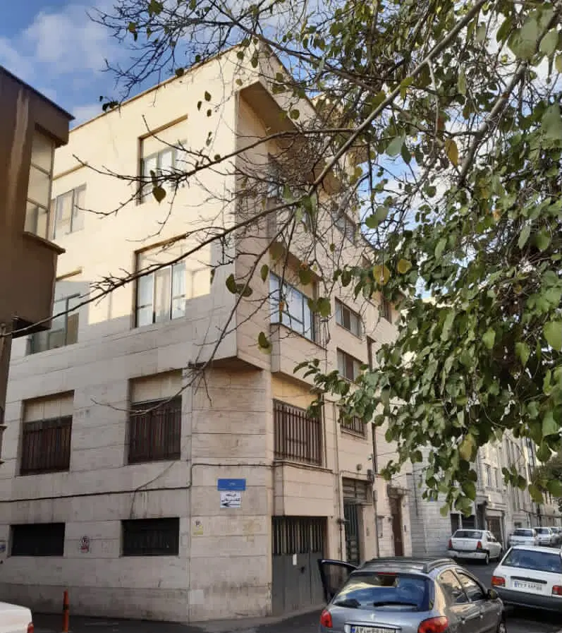 ۳واحد۶۰متری،۱طبقه پارکینگ حیاط،۱سند،یکجا باهم