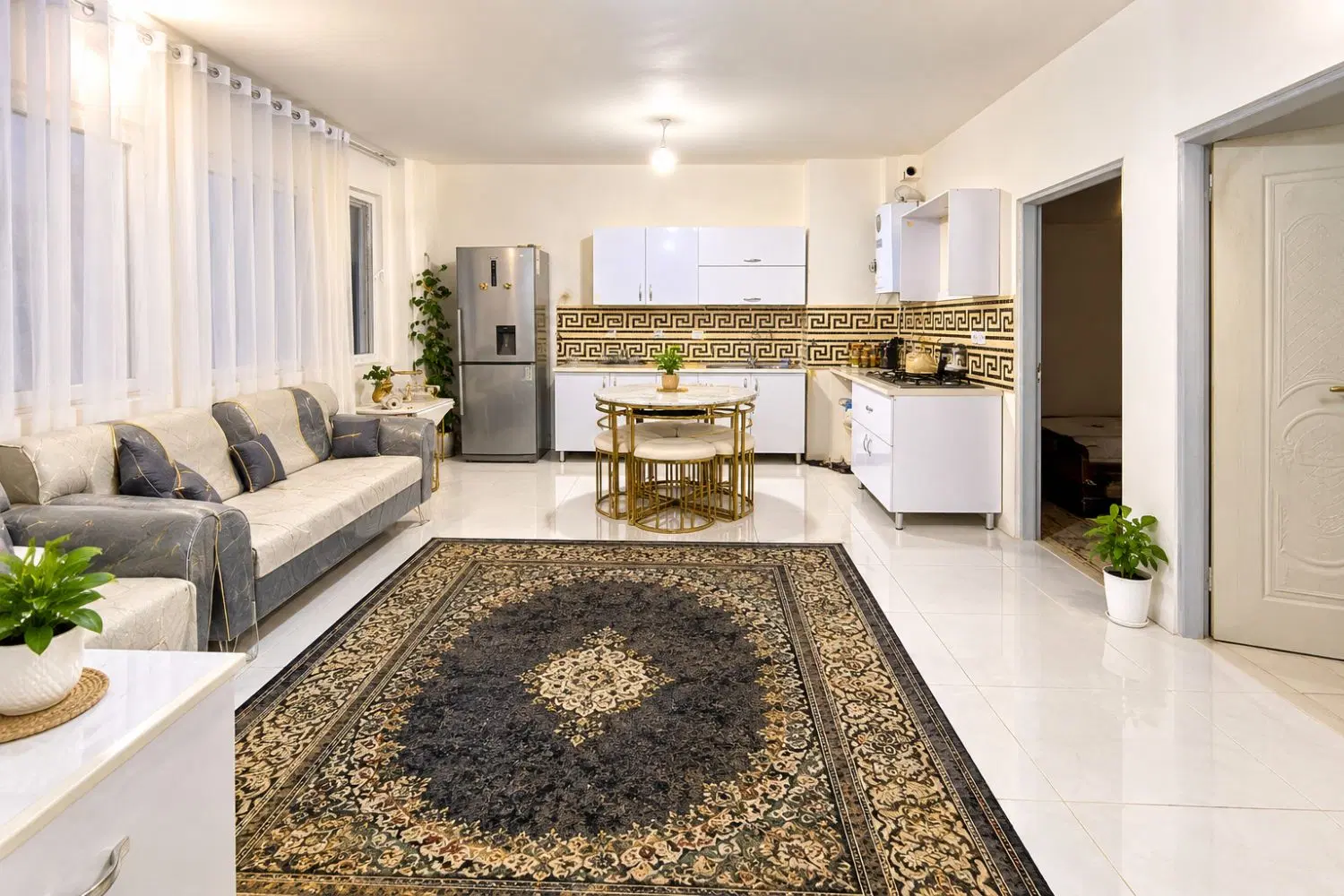 فروش آپارتمان ۷۵ متری دوخوابه سنددار ودارای انباری