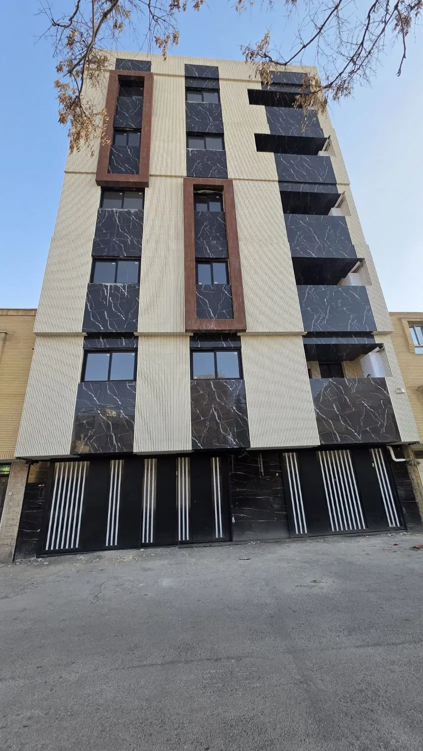 واحد ۱۰۷ متری خوش ساخت در برازنده
