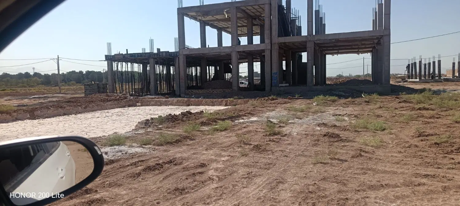 زمین جنوبی خیابان رعد جنب پارک جنگلی
