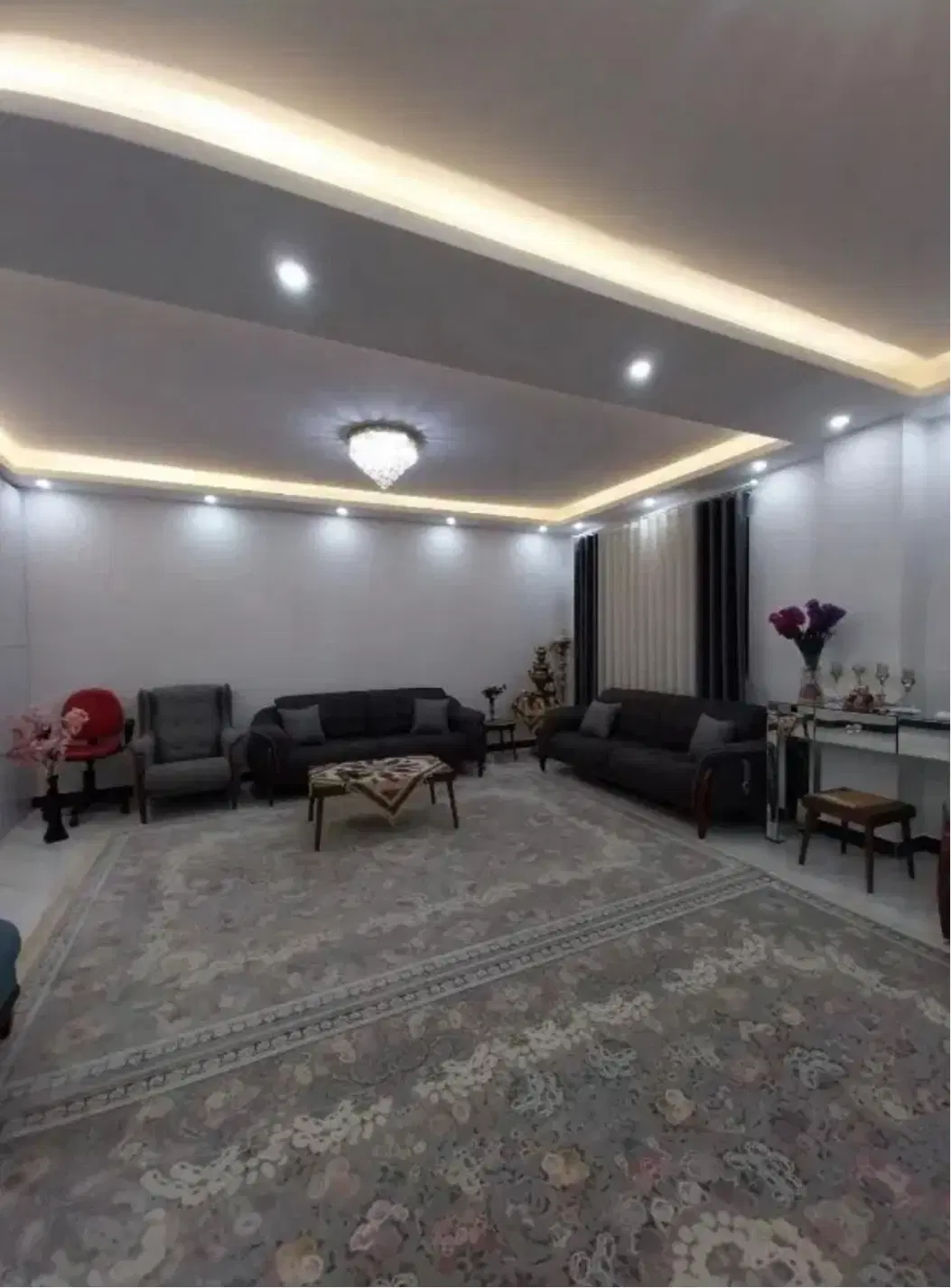 واحد نوساز طبقه۴دوخواب به همراه پارکینگ و آسانسور