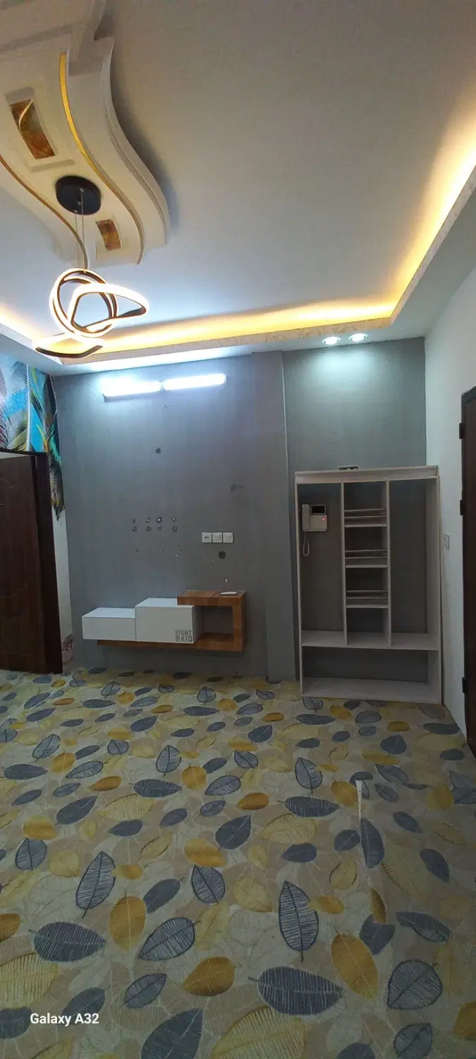 رهن آپارتمان ۵۰ متری طبقه اول طبرسی ۳۸