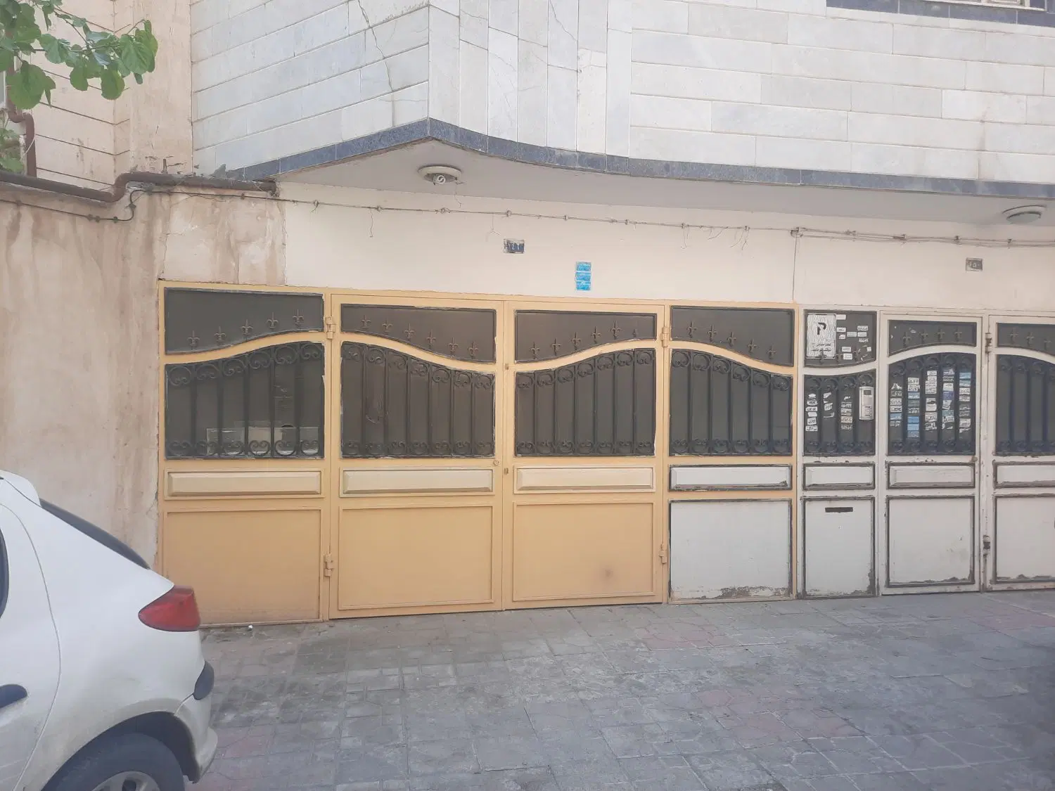 مغازه ۱۴متری تجاری باانبار۱۸متری