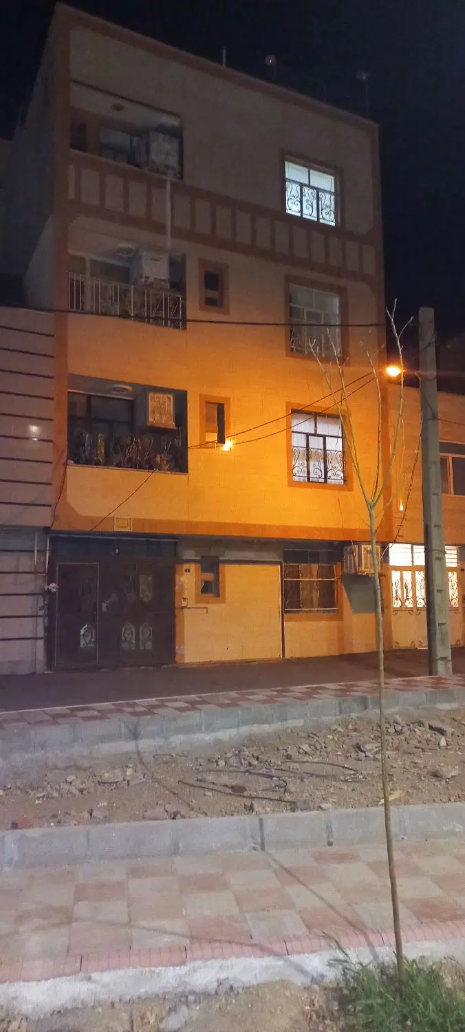 فروش ساختمان شخصی ۳ طبقه