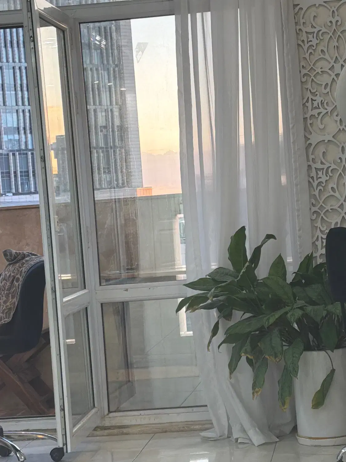 واحد اداری نبش پارک سه باندی گوهردشت