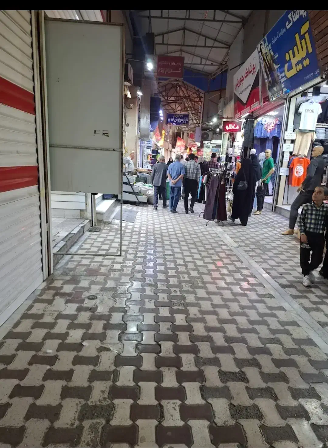 مغازه در بازار مرکزی بیرجند