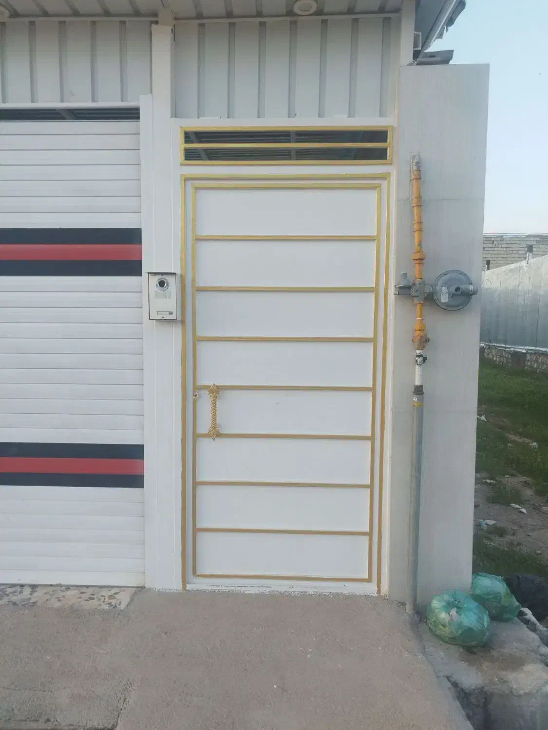 یک باب ساختمان دو طبقه شناژ اسکلت