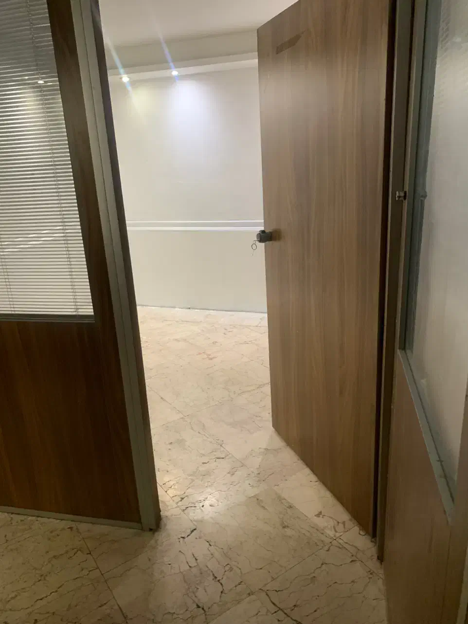۶۵ متر اداری ،بر خیابون