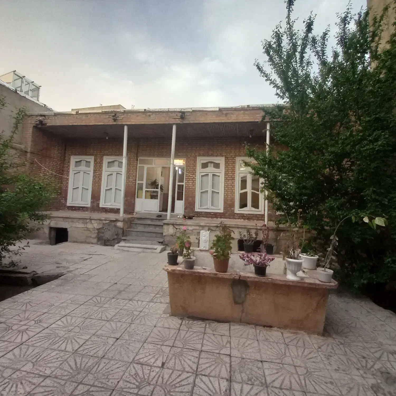 زمین ۱۶۲ متر در شهرک ولیعصر