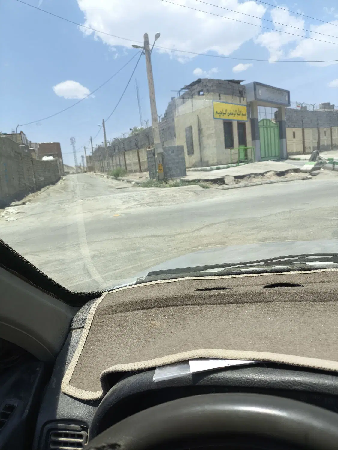 خونه همت آباد شهرک پرسپولیس داخل کوچه پاسگاه