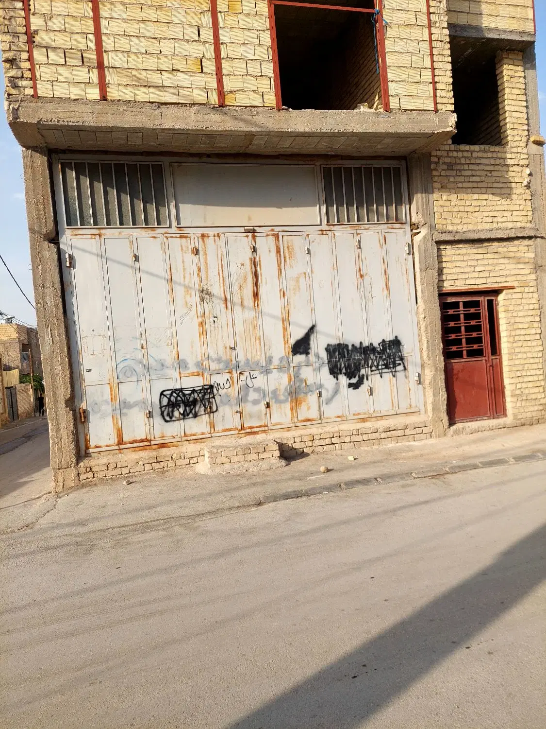 مغازه برای انباری