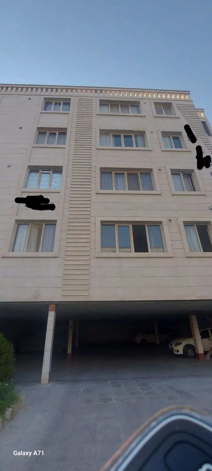 واحد دو خوابه بر خیابان پاییز
