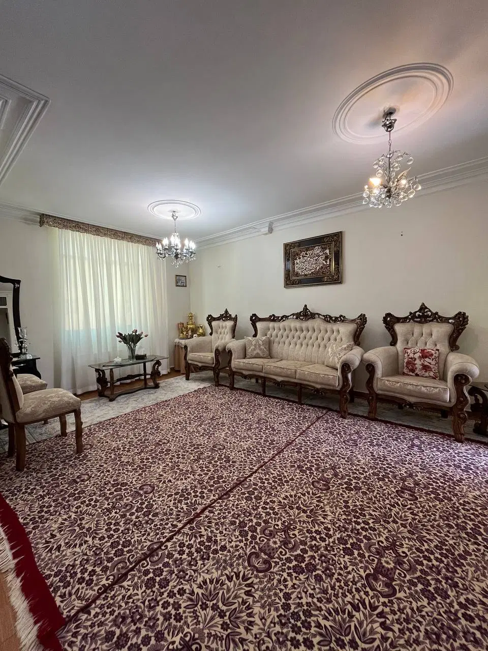 واحـد ۱۰۵ مـتـری بـا سـالن بـزرگــ