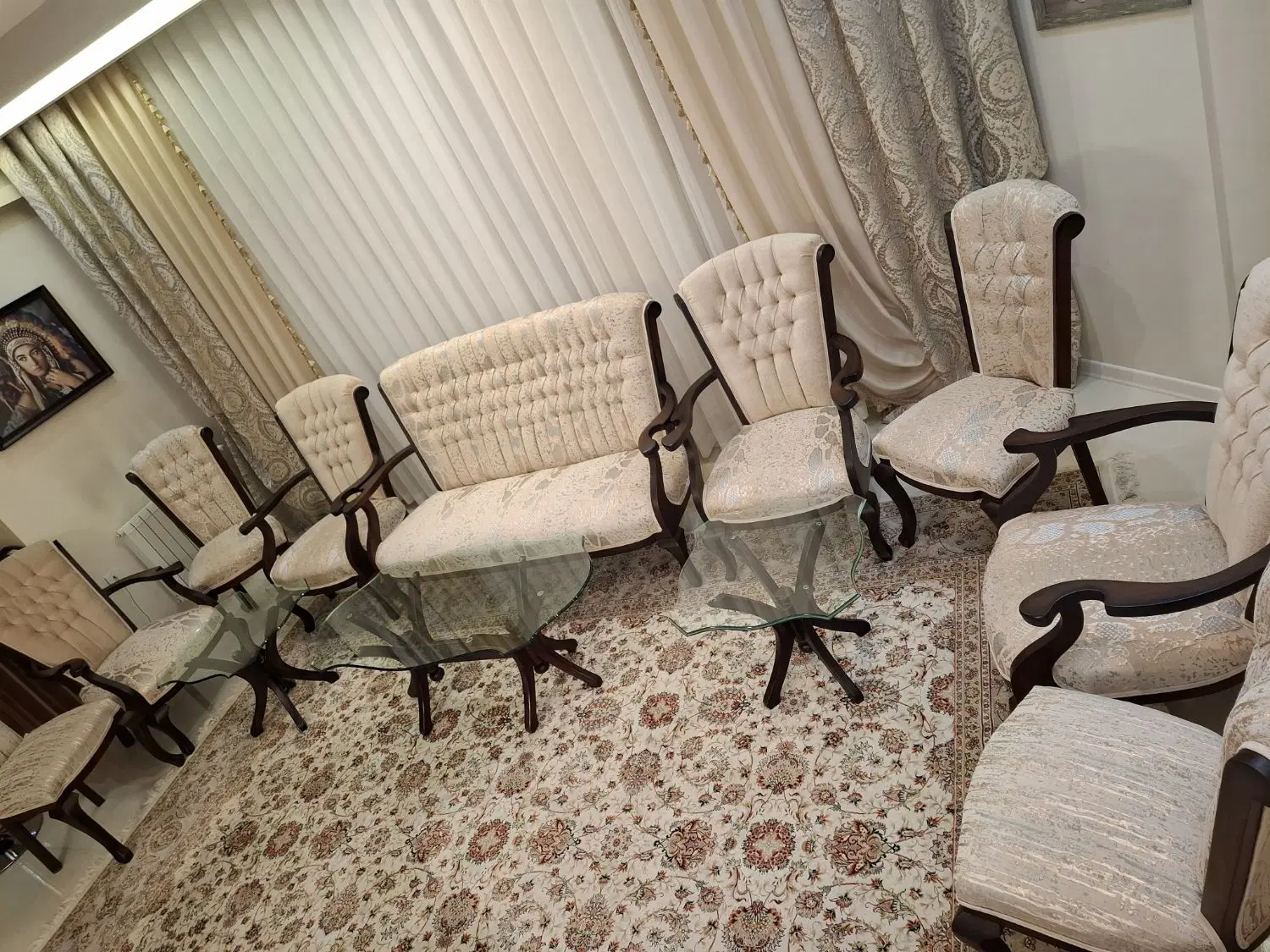 واحد دوخوابه دربست مبله با تمام وسایل و پارکینگ