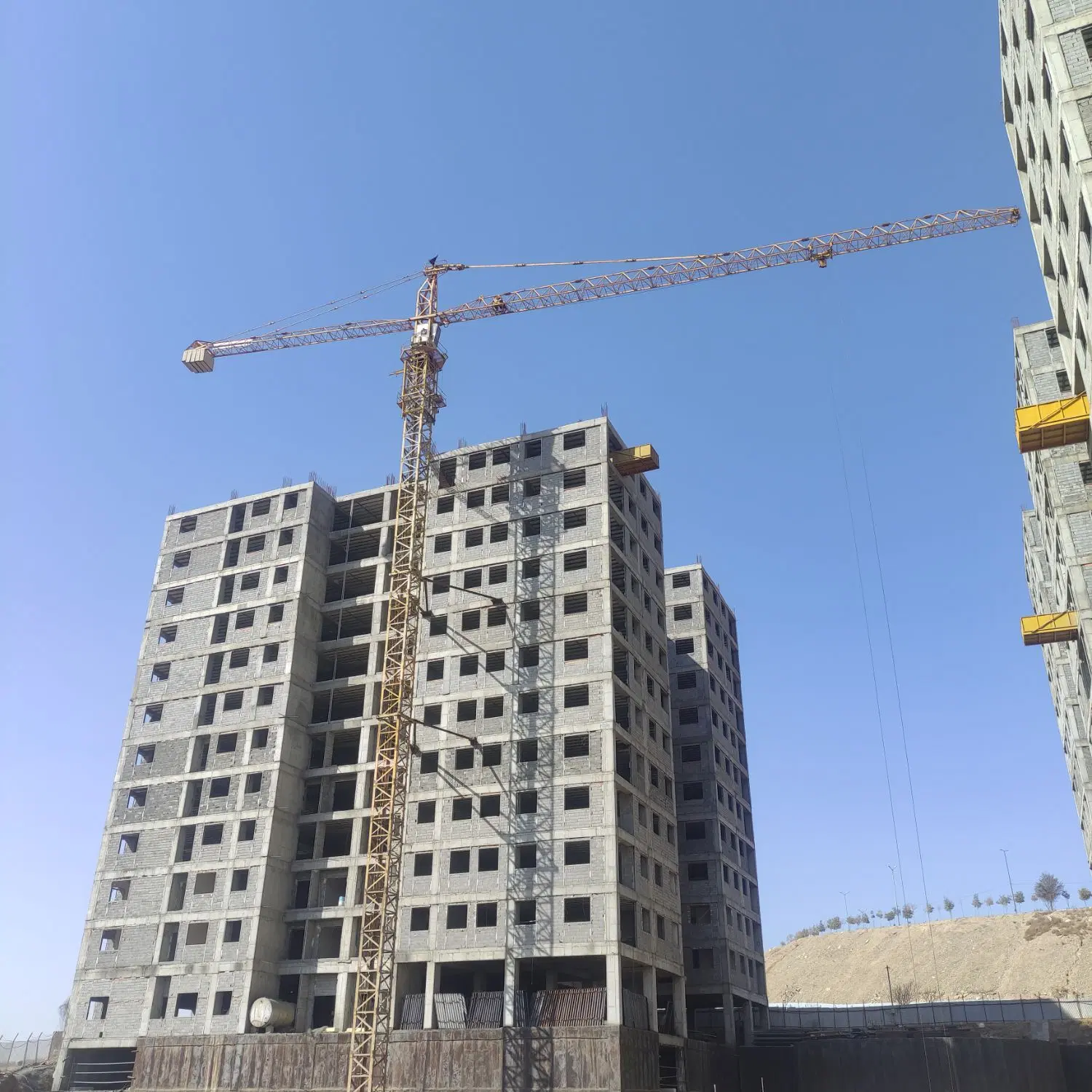 پروژه بانک کشاورزی گل نرگس(برج باغ) دریاچه دولتی