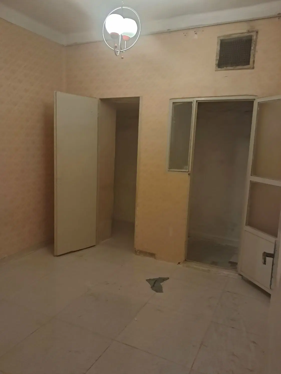 شمس آباد_ ۶۵ متر یک خواب_ نورگیر