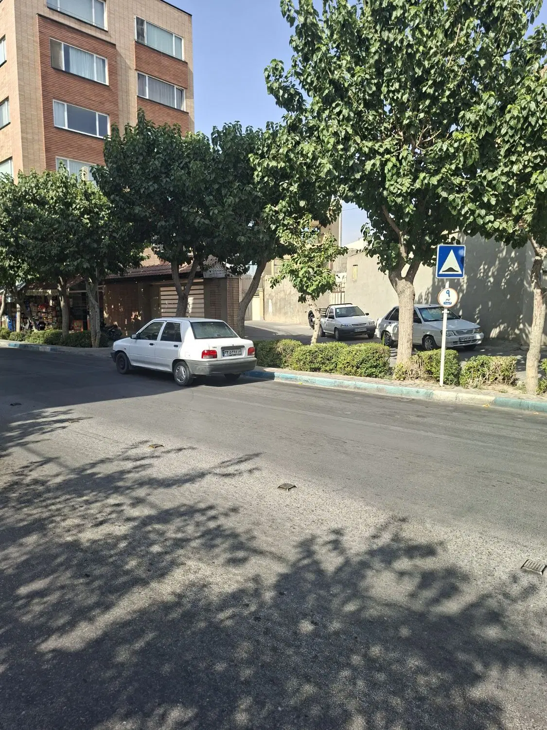 285متر زمین بر خیابان خادمی