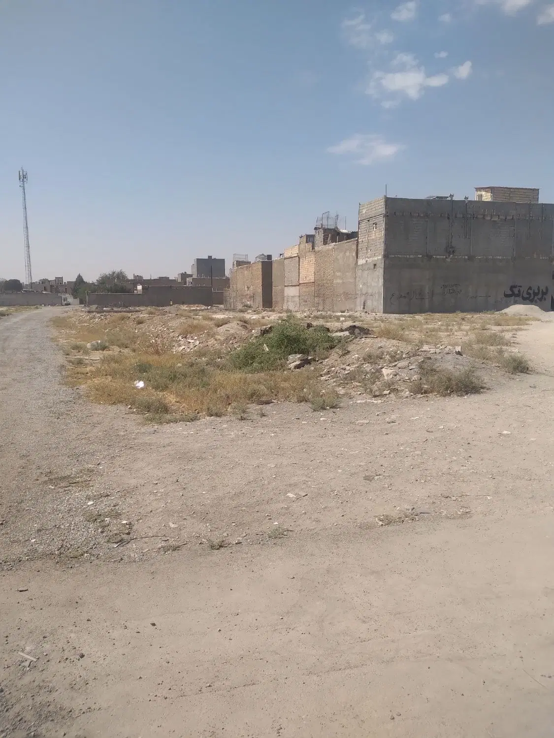 زمین مسکونی