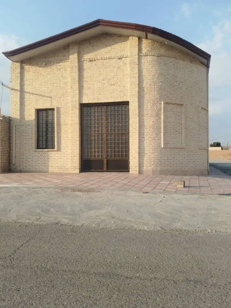 سوله ی تجاری با نمای سنتی و زیبا