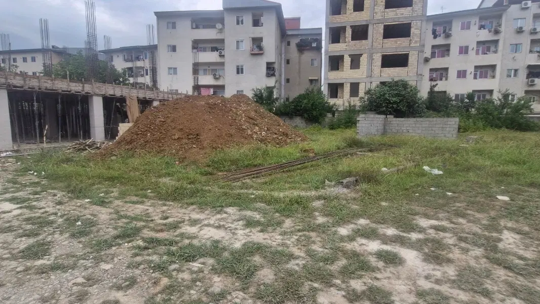 زمین.