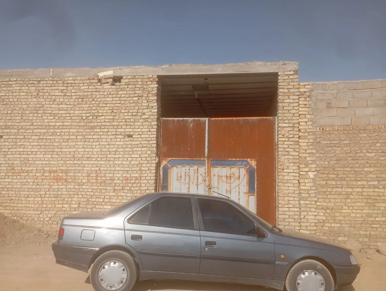 کارگاه نیمه ساز 130متری