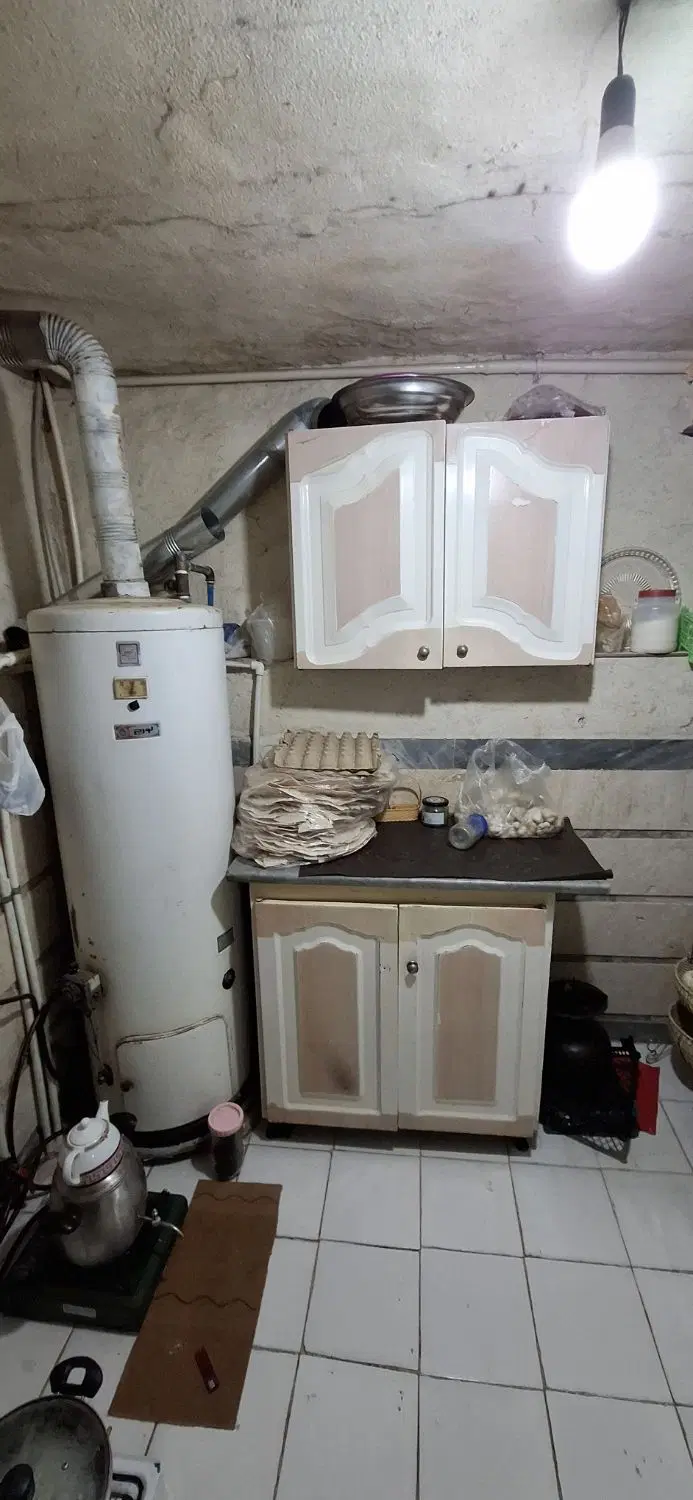 زیرزمین ۶۰متری راه ورودی جدا