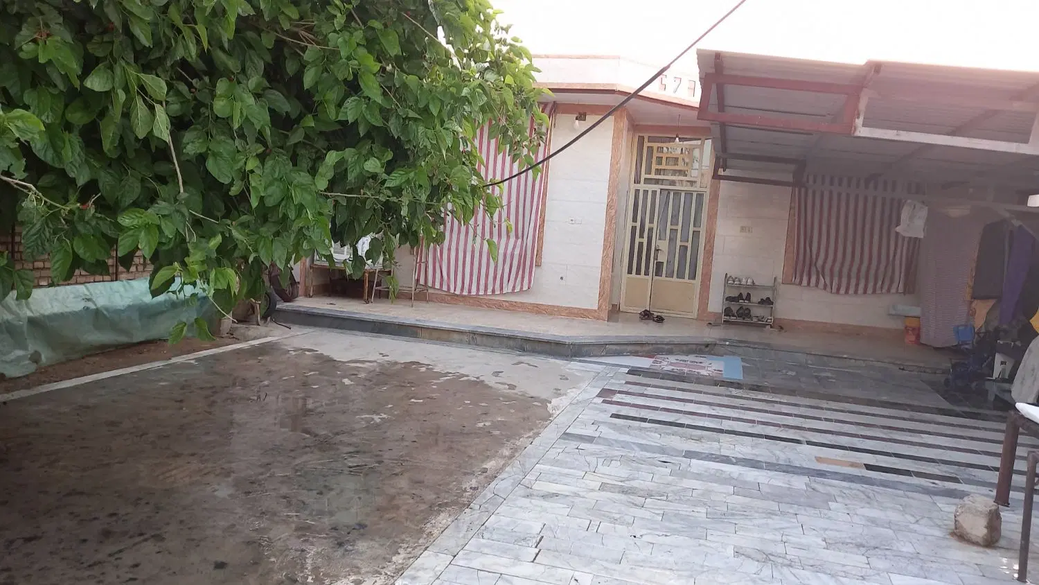 خونه ویلایی ۳۰۰ متری سرقنات  آخر کوچه رجا