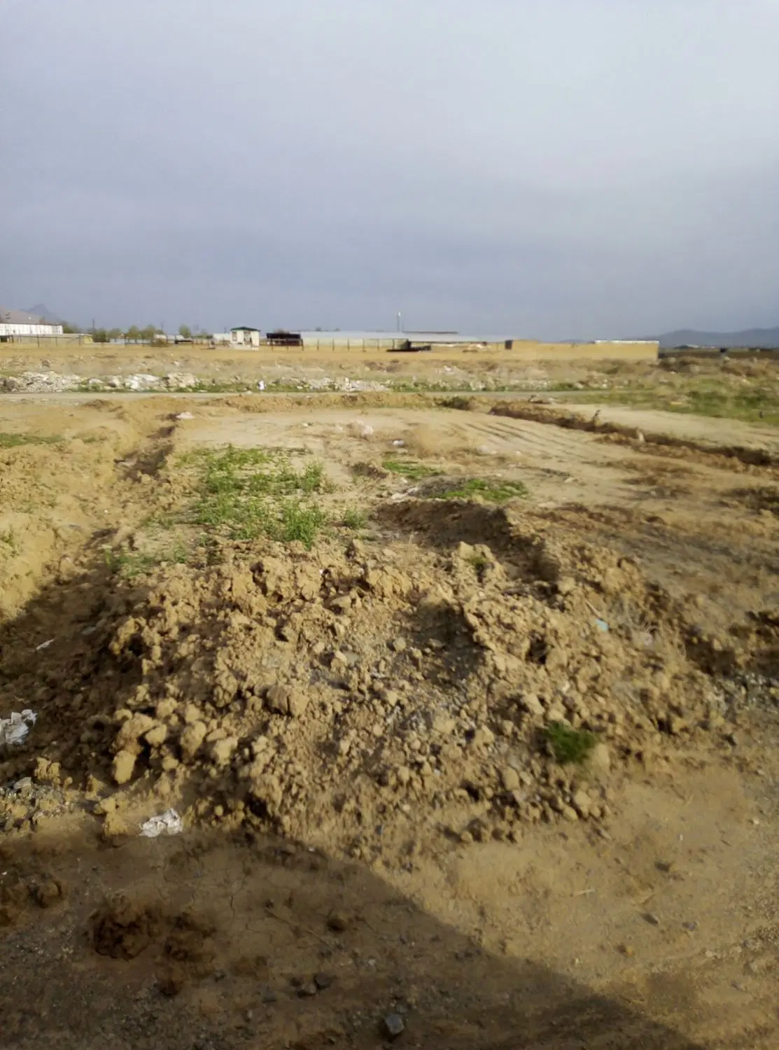 زمین فروشی