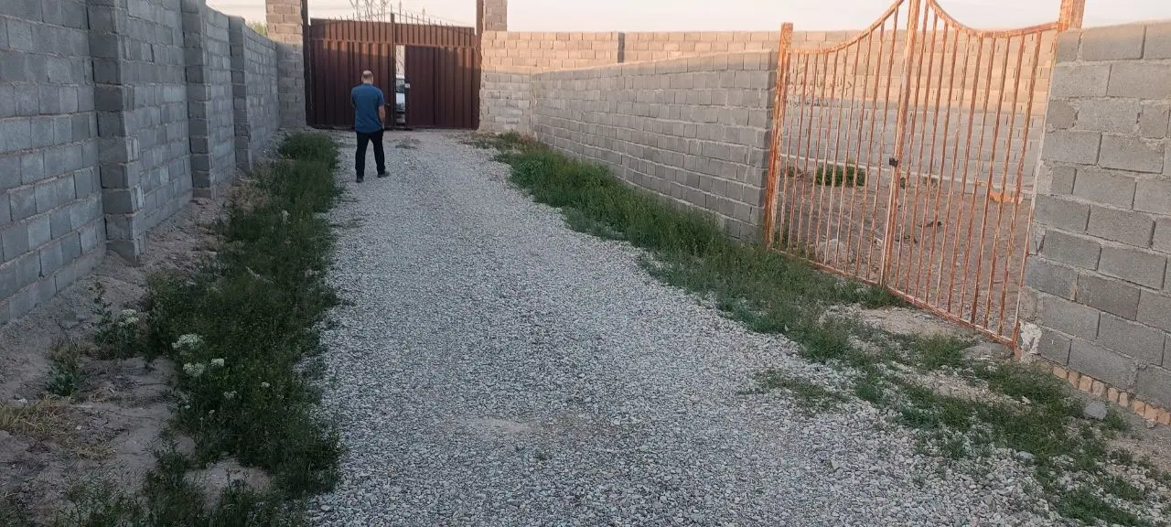 ۷۵۰ متر زمین چهار دیواری