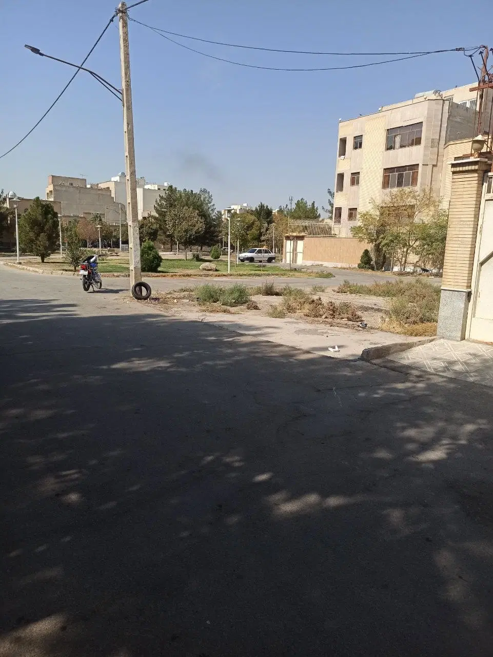 پلاک ۲۲۰ متر_۲ نبش شمالی غربی_ برفضاسبز_ هسا