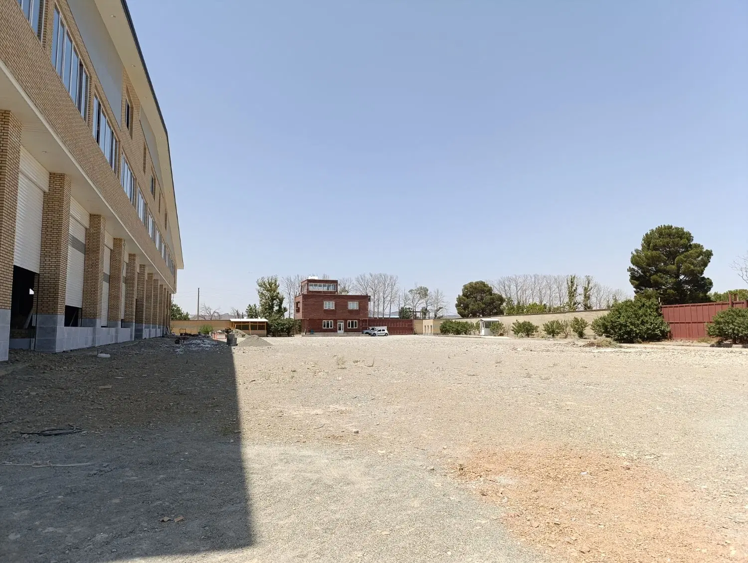 12000 زمین محصور