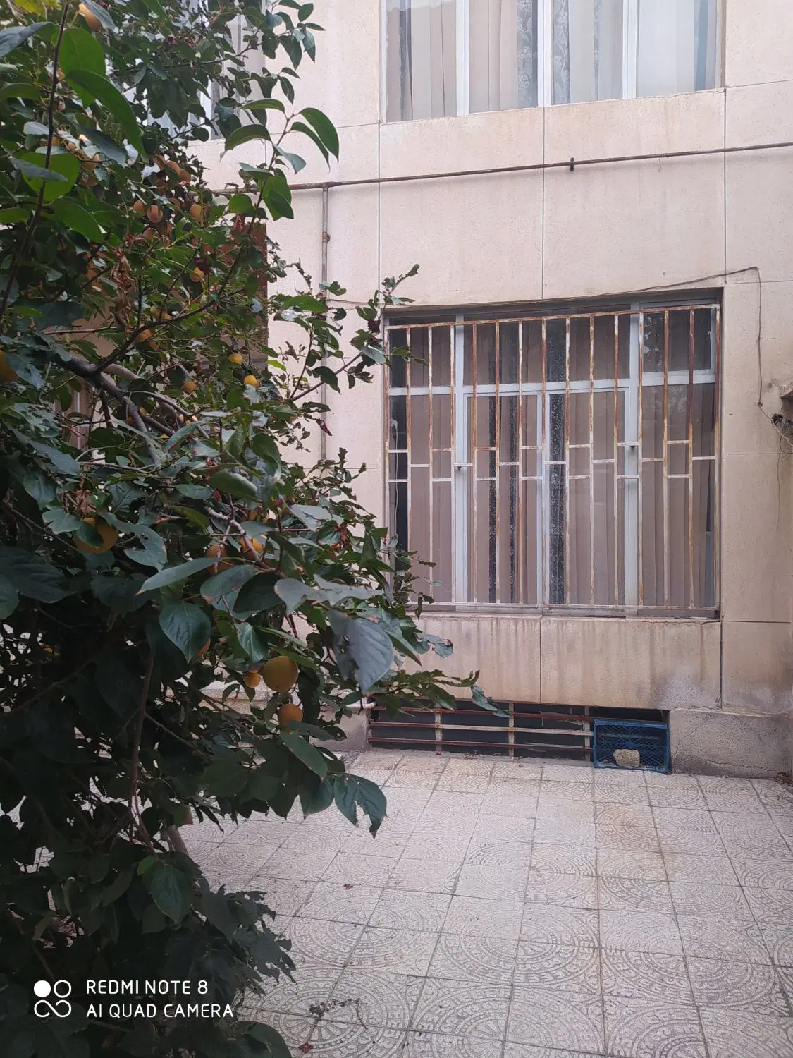خانه ی در بست دو نبش در سرداران یک