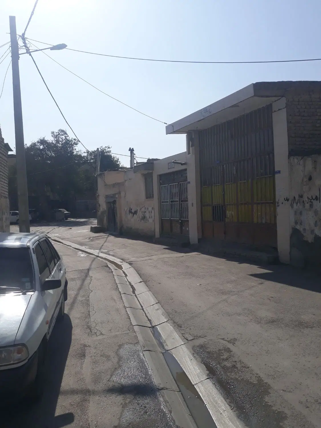 مغازه حاشیه توس ۹۵