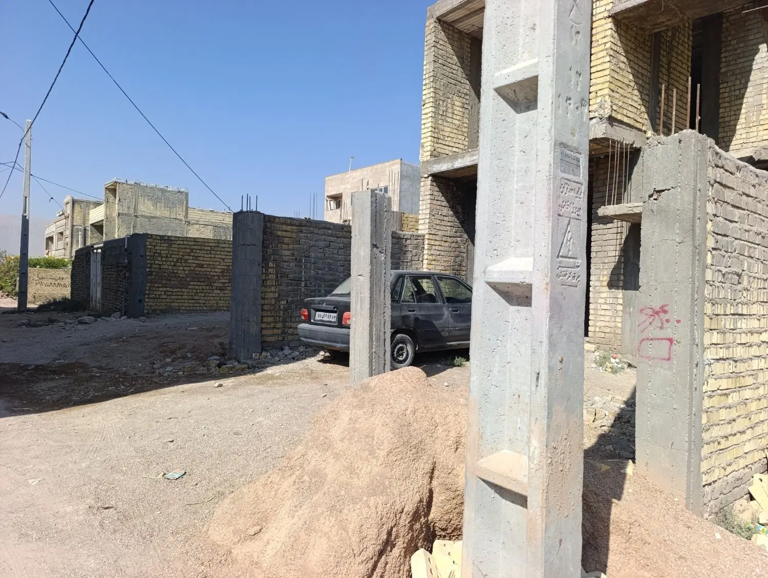 اسکلت دوطبقه درب از حیاط