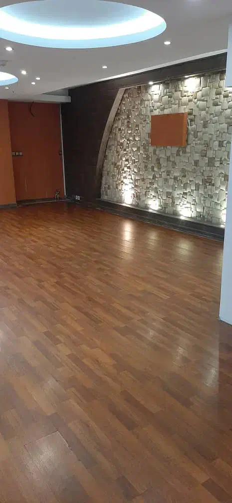 اجاره اداری ۱۸۰ متر   _ تمیز  _ چهارباغ بالا