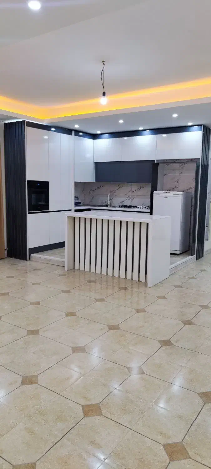 تک واحدی طبقه اول
