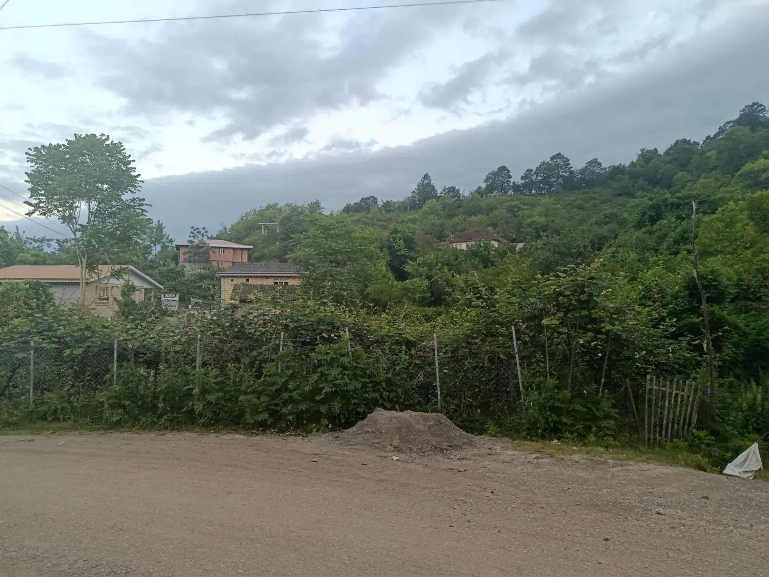 زمین مسکونی