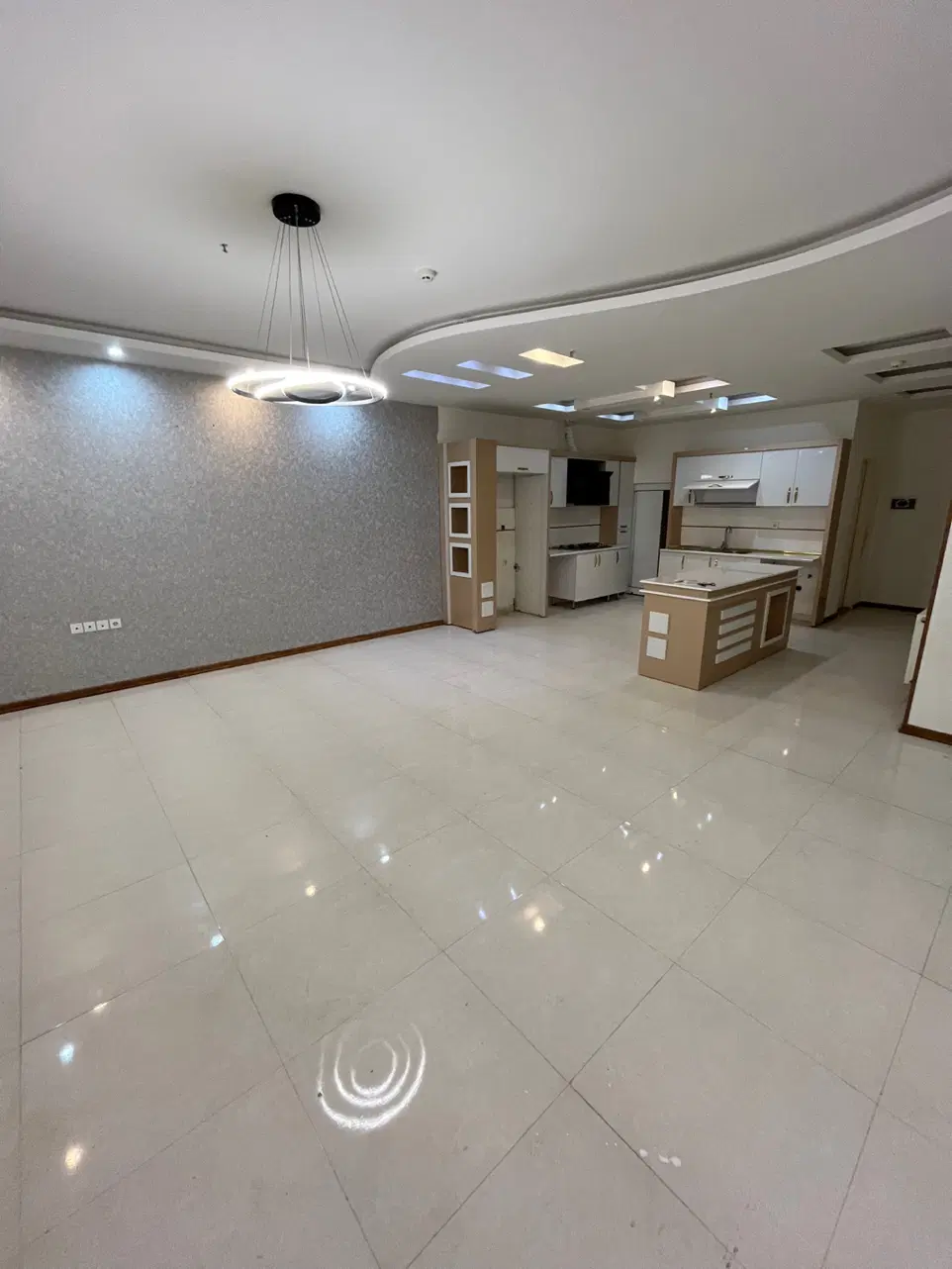 ۹۷ متری محمدیه ۱۰ سند آماده ۸ واحدی