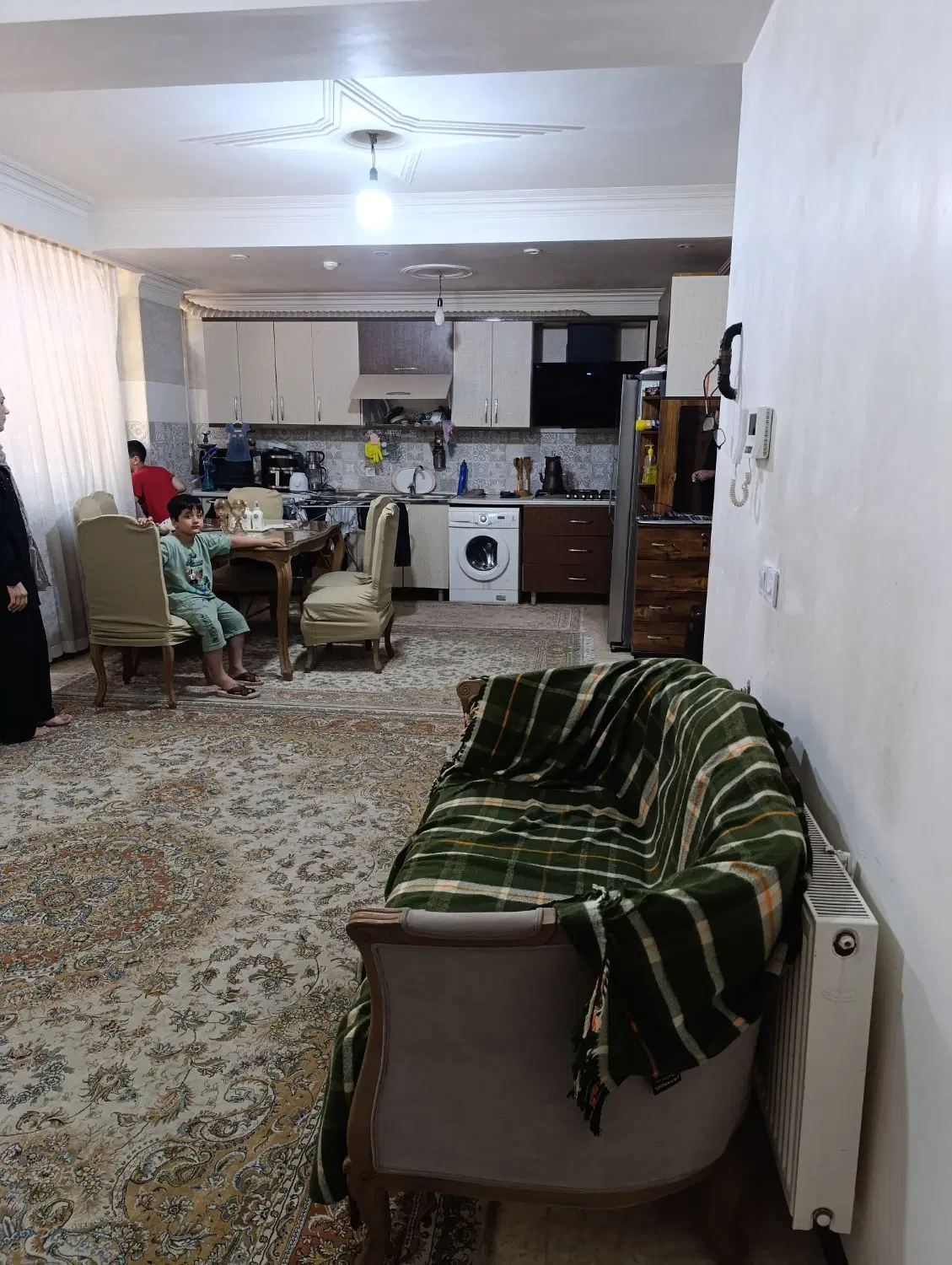 آپارتمان ۷۰متری طبقه اول باپارکینگ اسانسور اقاجانی