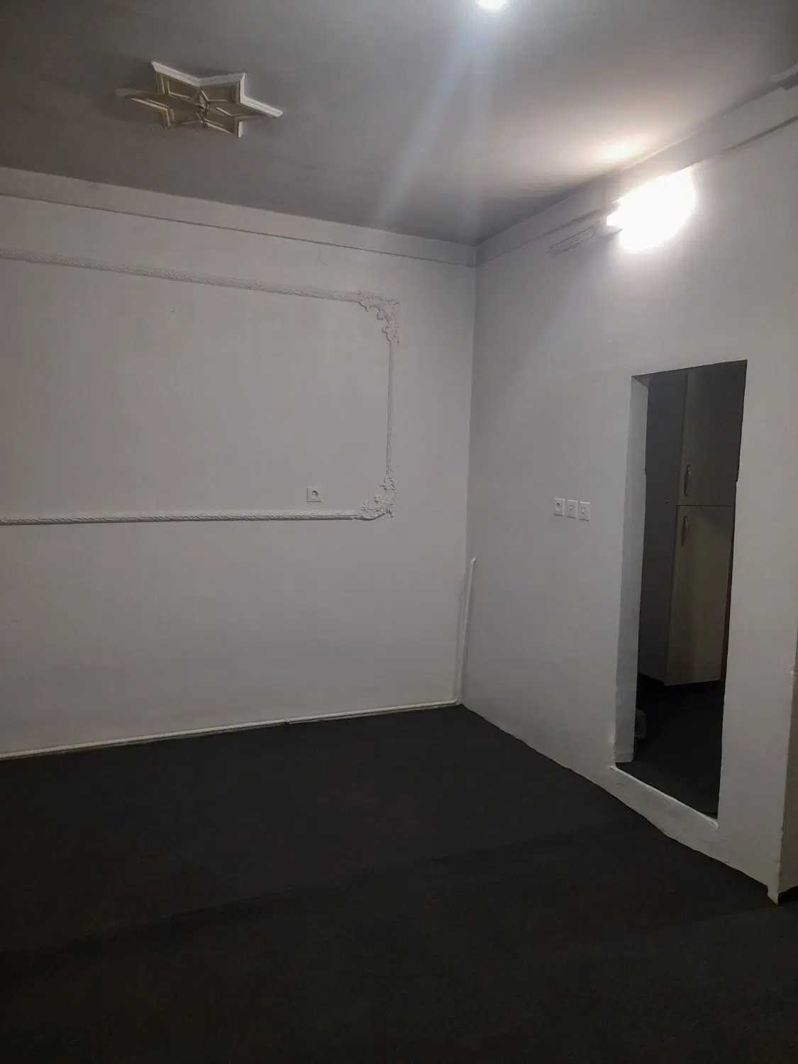 خانه دربستی سه طبقه دارای دو سرویس مجزا