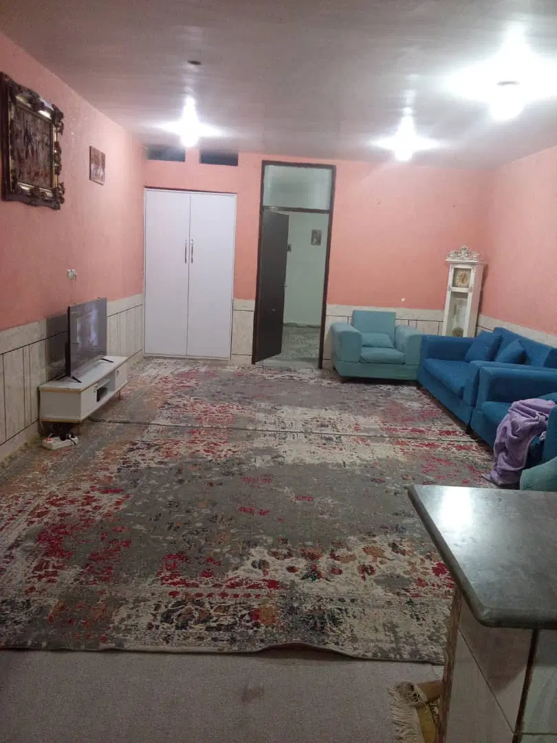 رهن واجاره خانه 100متری طبقه بالا