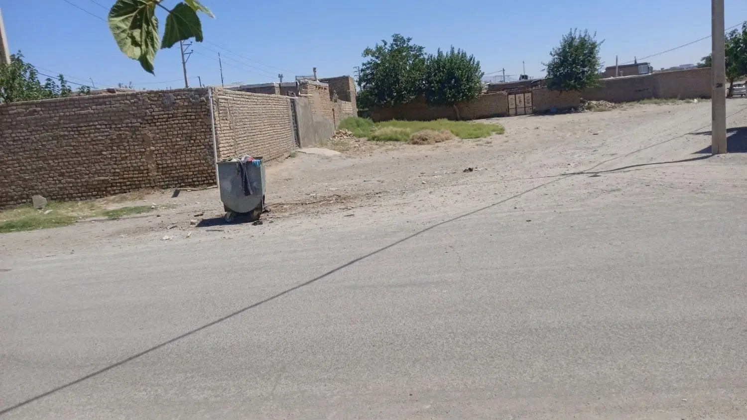 ۲۵۰ متر زمین تجاری و مسکونی موقعیت عالی