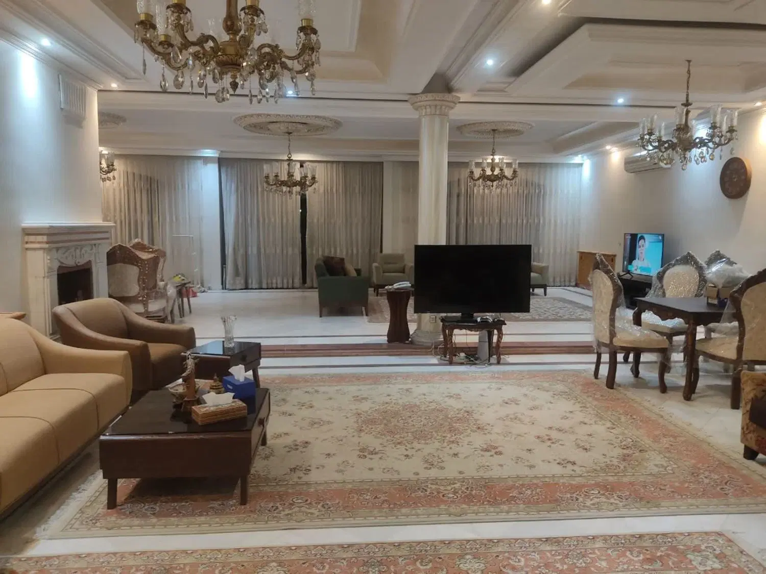 اجاره واحد ۳۰۰ متری در ناصرخسرو